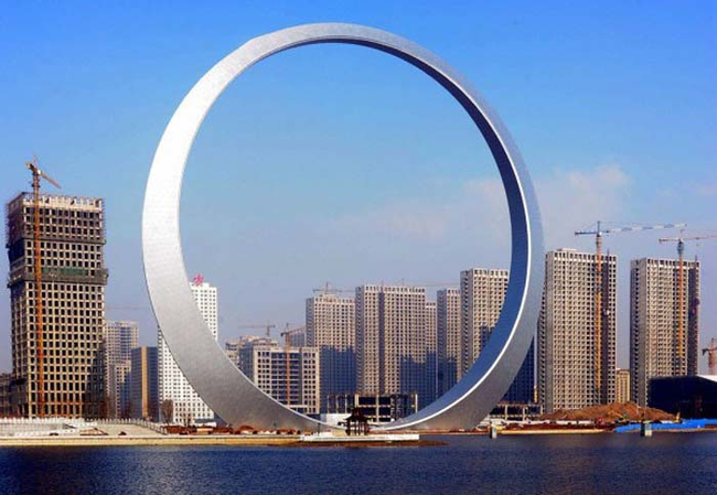 5.) This "ring of life" cost hundreds of millions of yuan to build, and serves no actual purpose. The local government designated it a landmark.