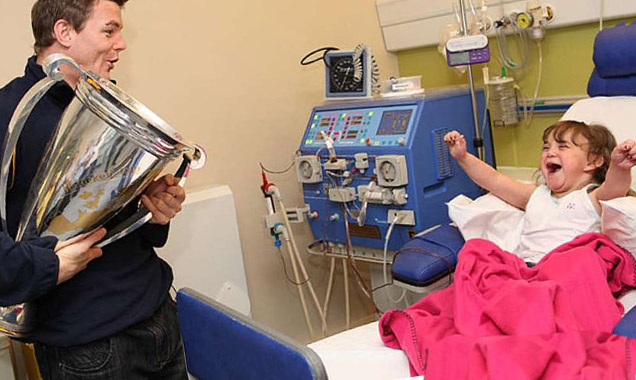 19. When this little girl was visited in the hospital by her hero, Brian O'Driscoll.